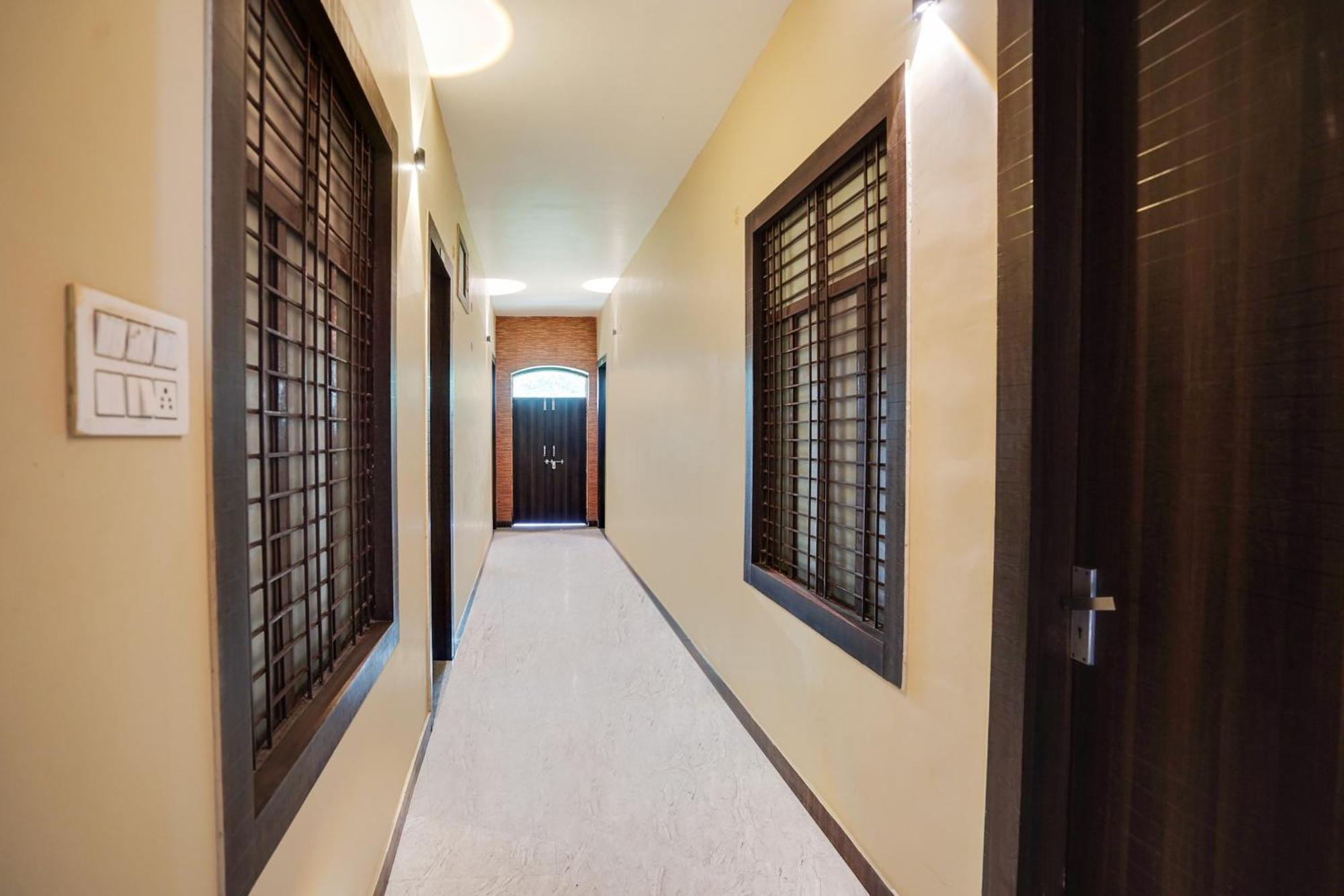 Super Collection O Rajapur Circuit House Hotel Prayagraj Ngoại thất bức ảnh