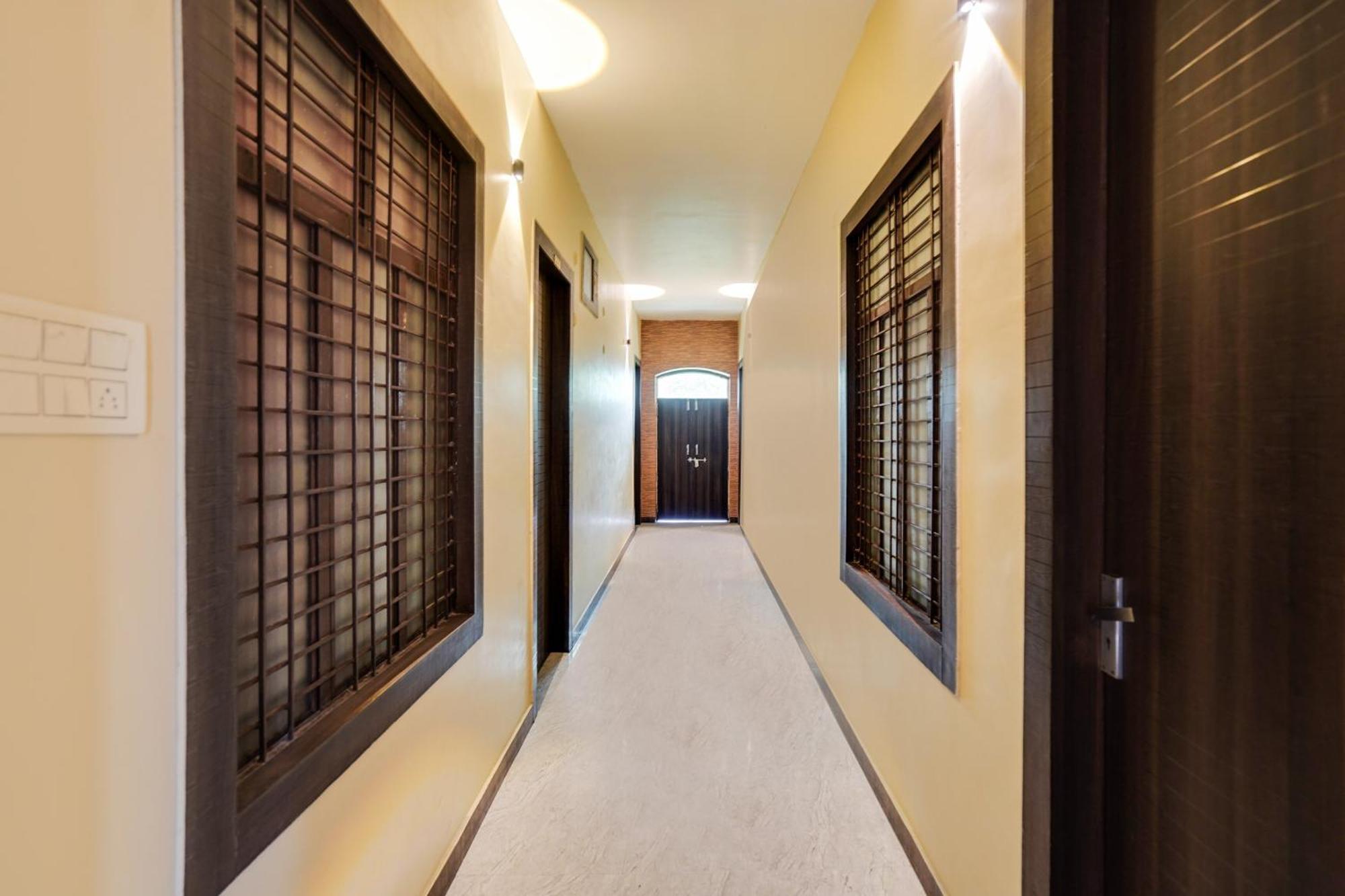 Super Collection O Rajapur Circuit House Hotel Prayagraj Ngoại thất bức ảnh
