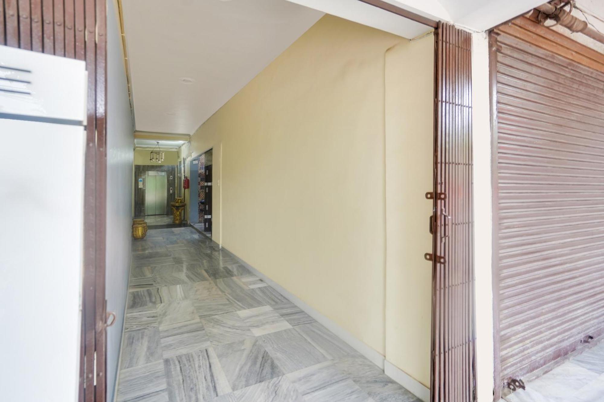 Super Collection O Rajapur Circuit House Hotel Prayagraj Ngoại thất bức ảnh